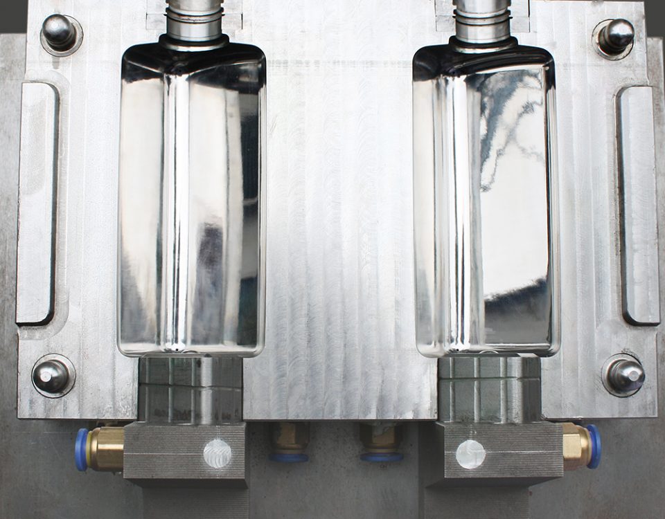 Plastic bottle mould